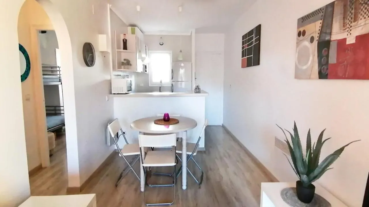 Apartamento Ibiza L' Escala 0*,